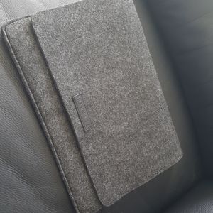 KANVASA Felt bag/ portfolio